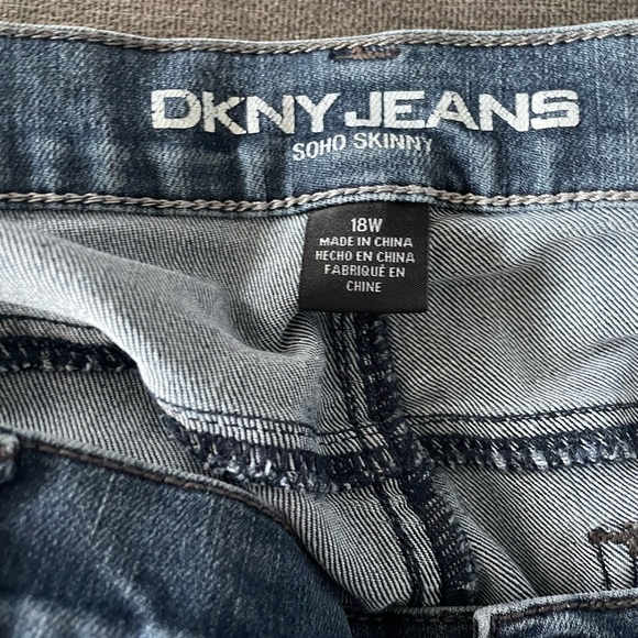 DKNY soho skinny jeans, like new - Picture 2 of 2